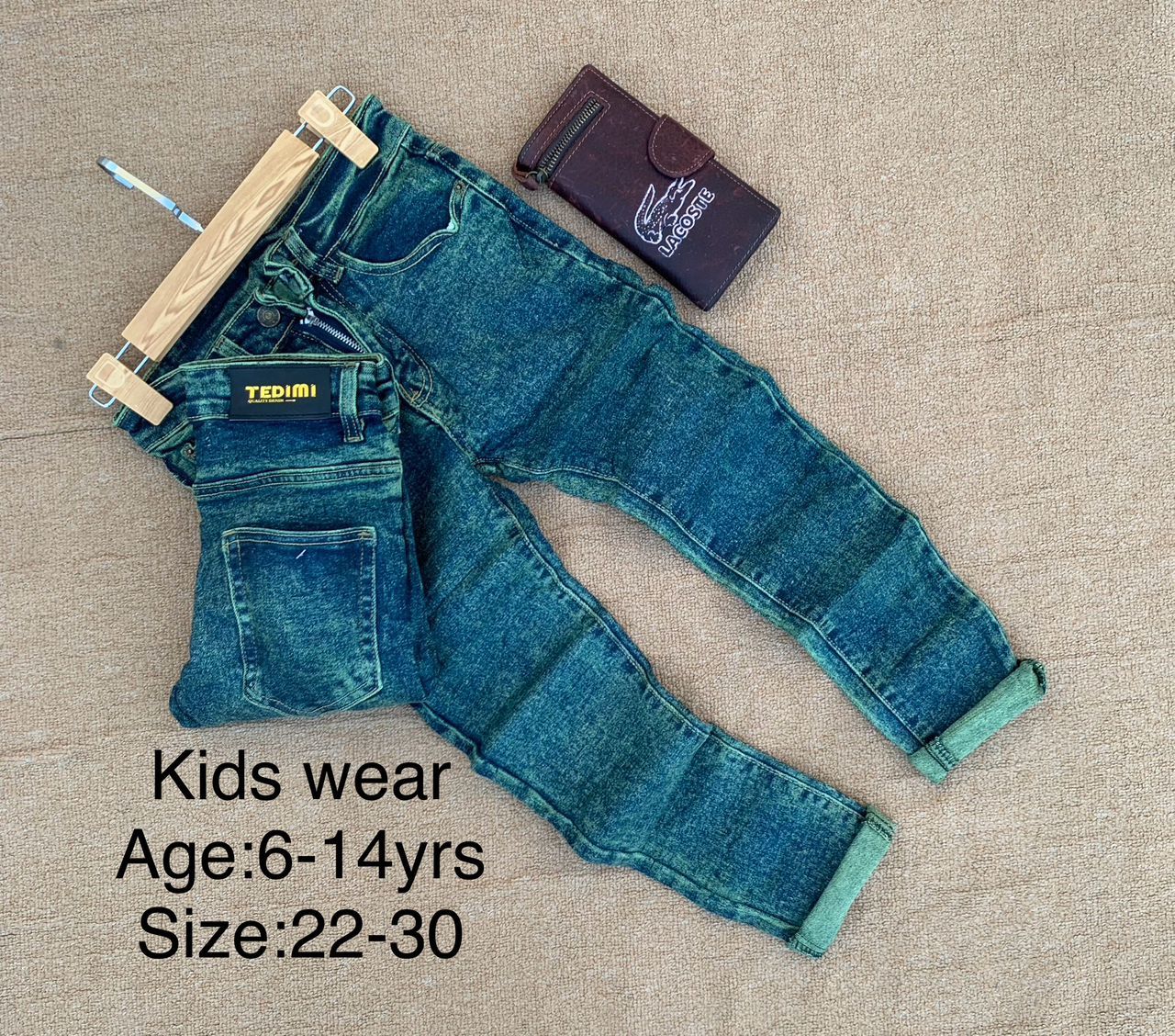 Kids wear jeans and tshirt _2