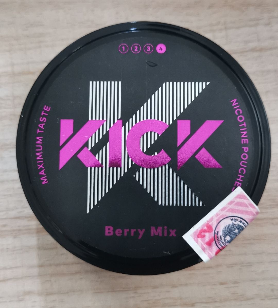 KICK BERRY MIX ( Nicotine Content: 24 mg/pouch 20 Pouches )_0