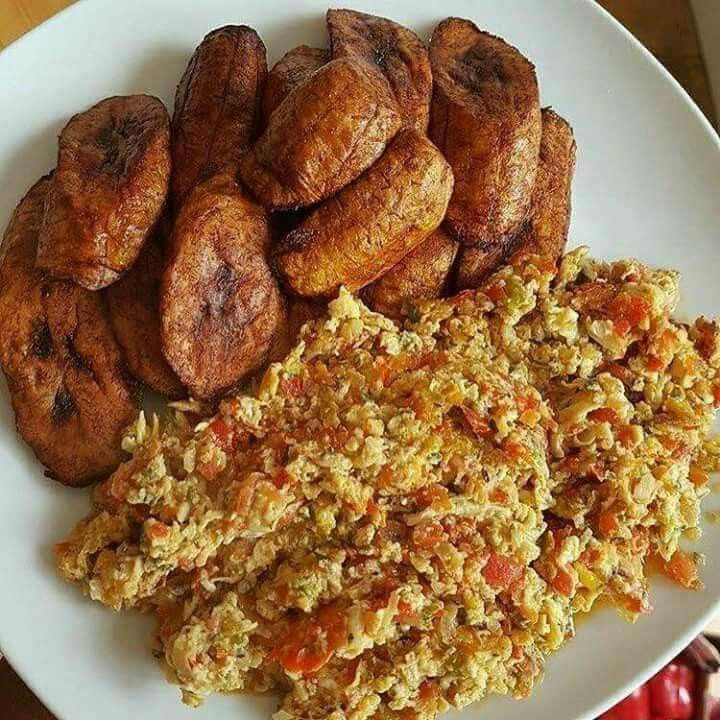 Fried eggs & Plantain_0