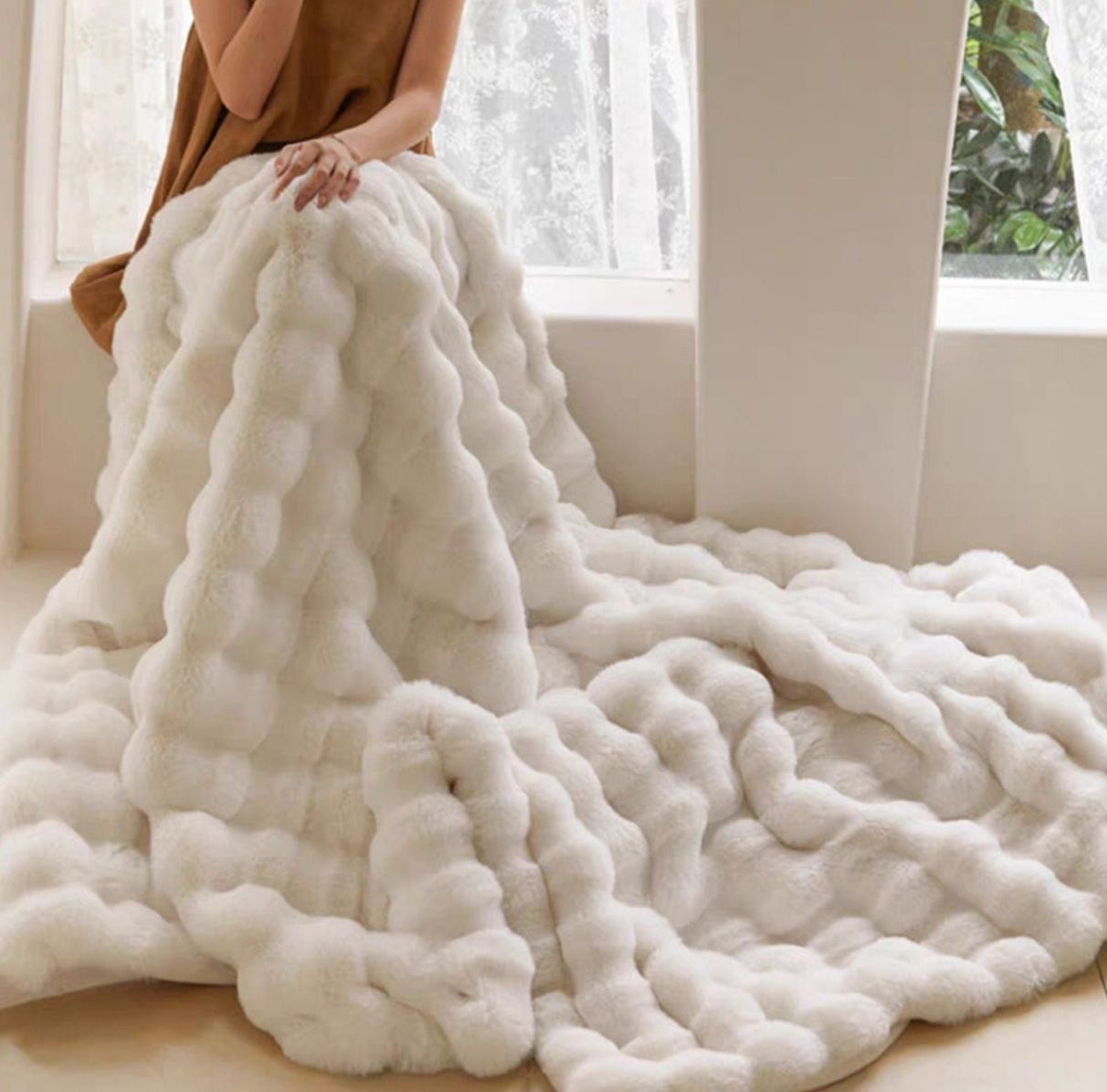 White Fur Blanket with sherpa fur _2