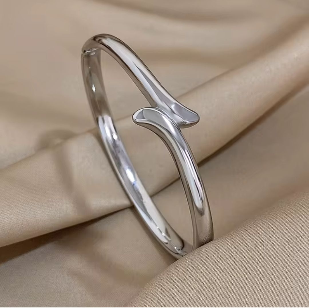 Minimalist cuff bangle _0