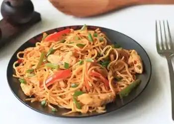 Chicken Schezwan Noodles_0