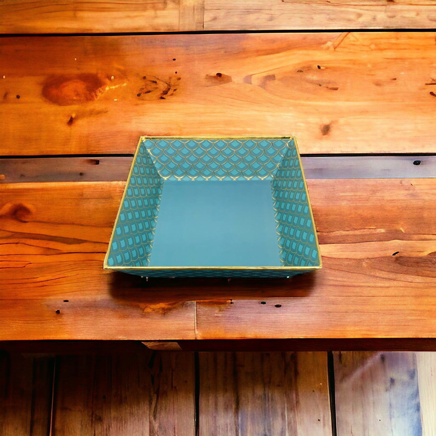 Medium Square Tray - 22x22x6_3