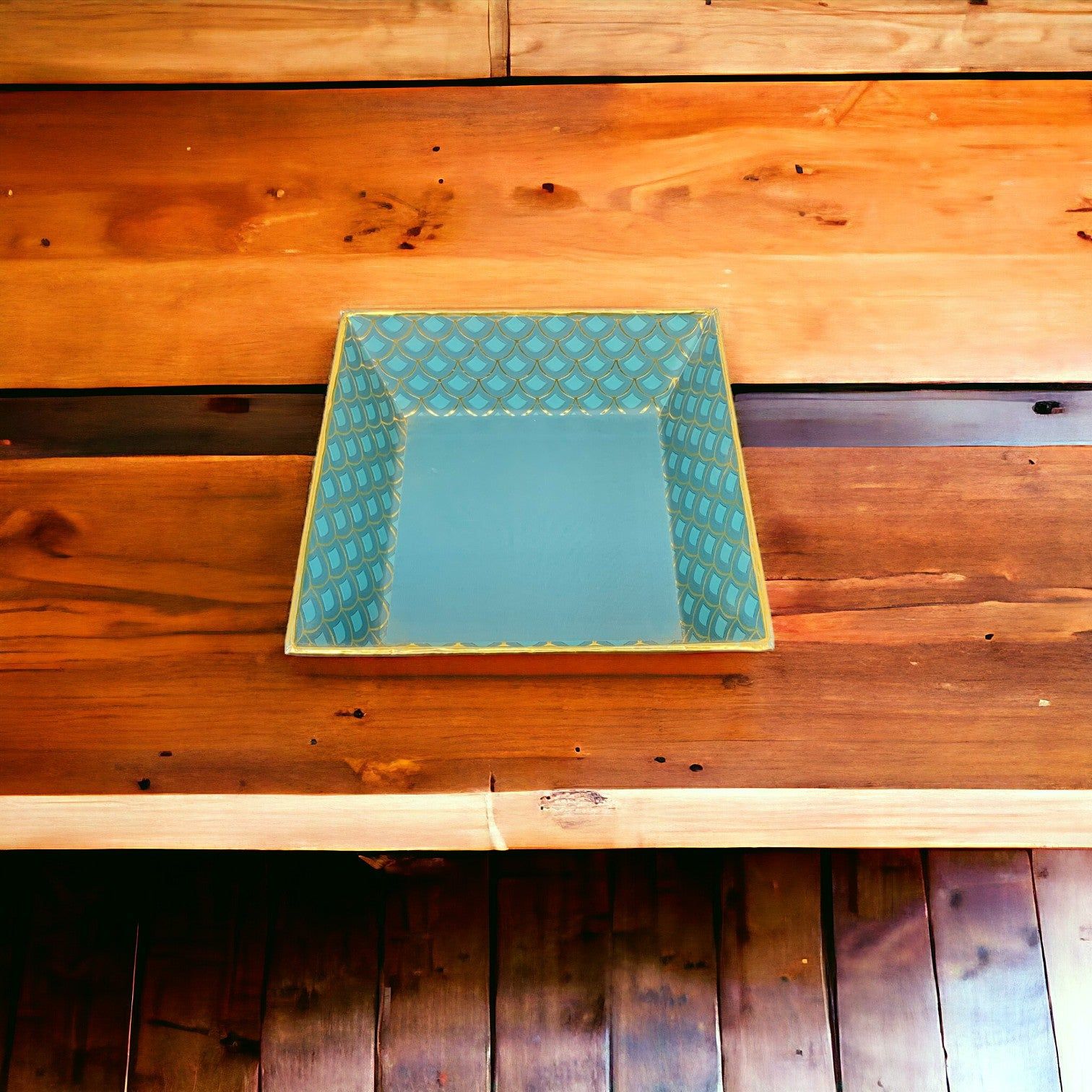 Medium Square Tray - 22x22x6_2