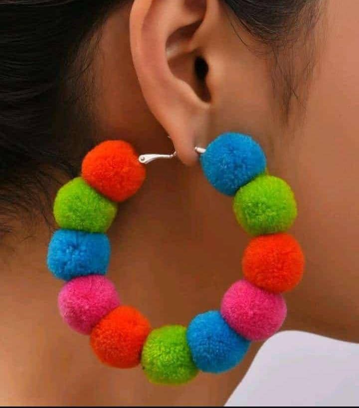 Round Pom Pom Charm Earrings_0