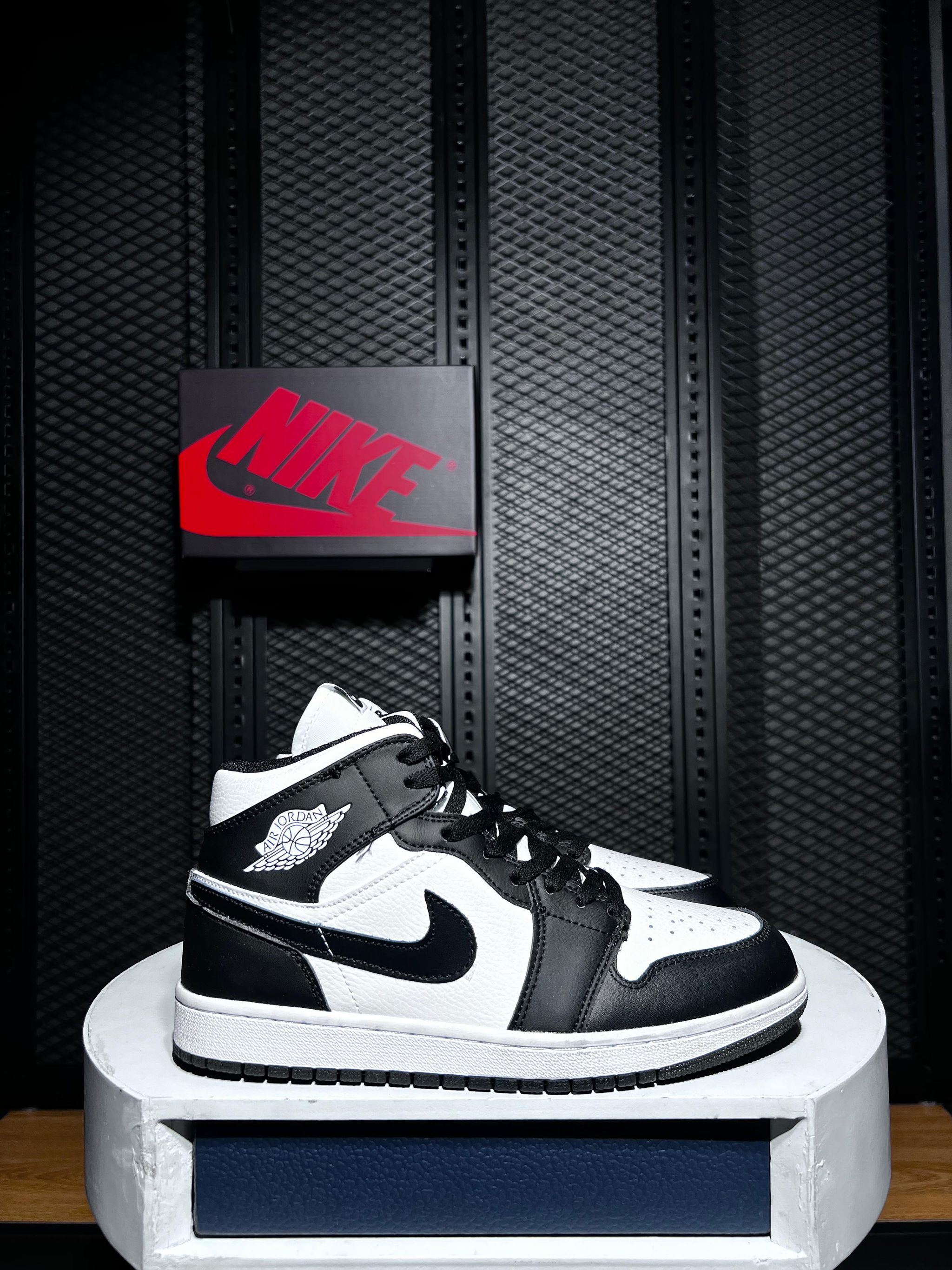 Air Jordan 1_0