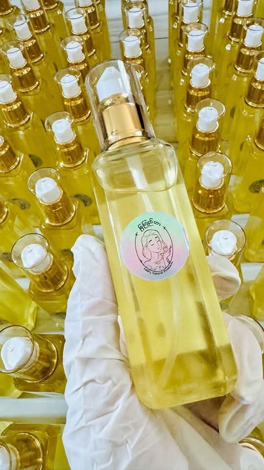 မြကြည်သာ_Sandalwood Body Oil_3