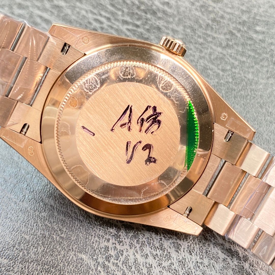 Rolex Day-Date Olive Green Dial with Fluted Bezel in Rose Gold_4