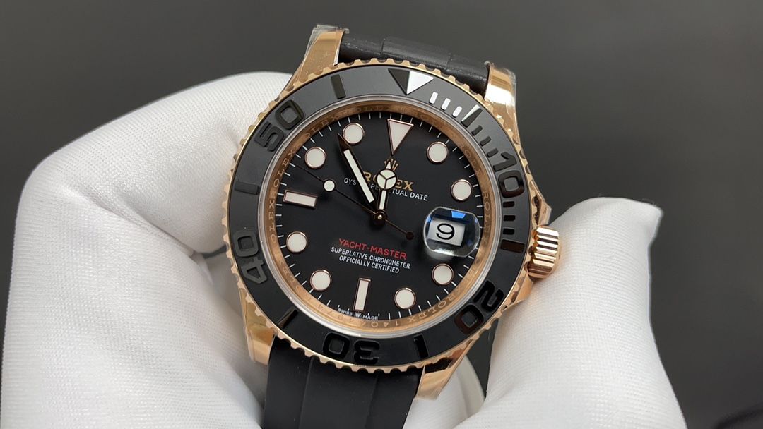 Rolex Yacht-Master 40 in Everose Gold with Oysterflex Bracelet _2