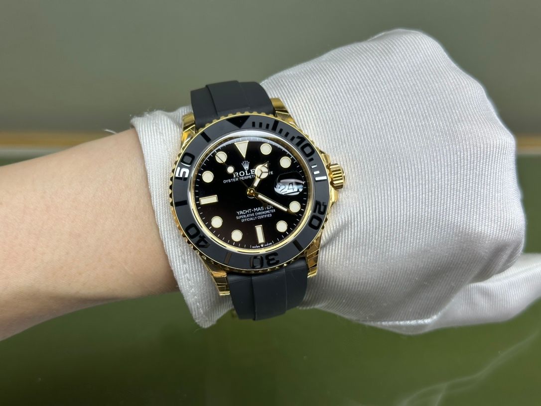 Rolex Yacht-Master 40 in Yellow Gold with Oysterflex Bracelet _6