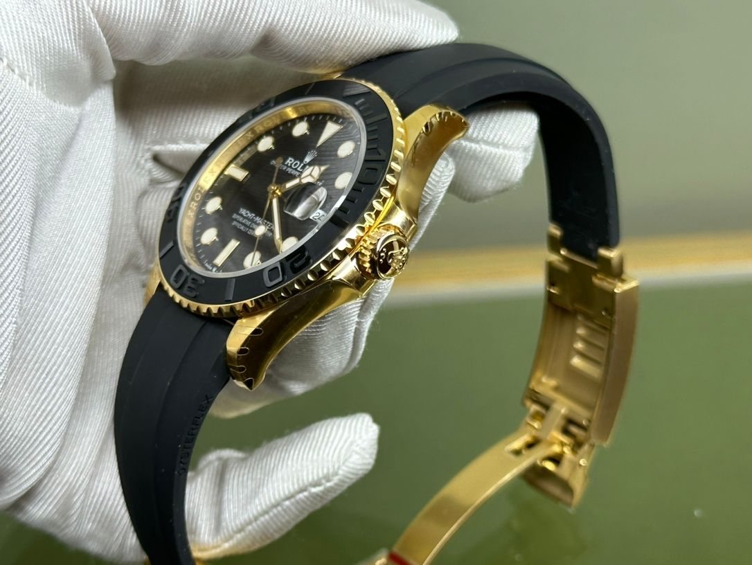 Rolex Yacht-Master 40 in Yellow Gold with Oysterflex Bracelet _2