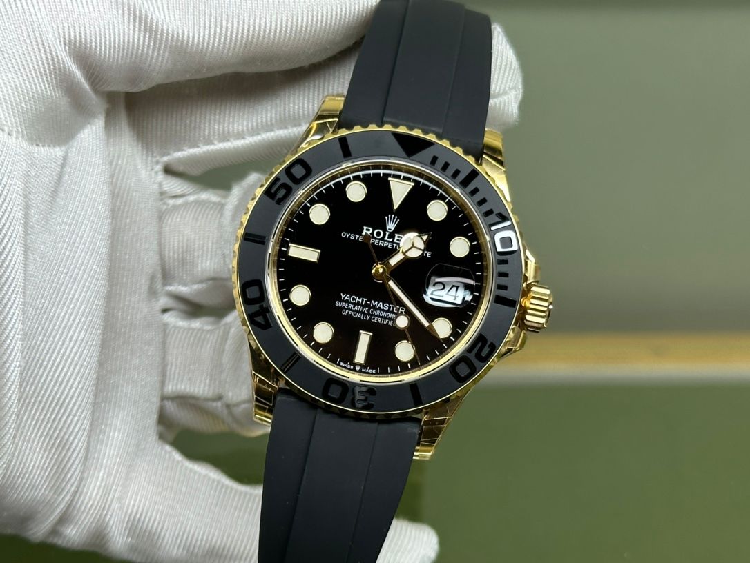 Rolex Yacht-Master 40 in Yellow Gold with Oysterflex Bracelet _1