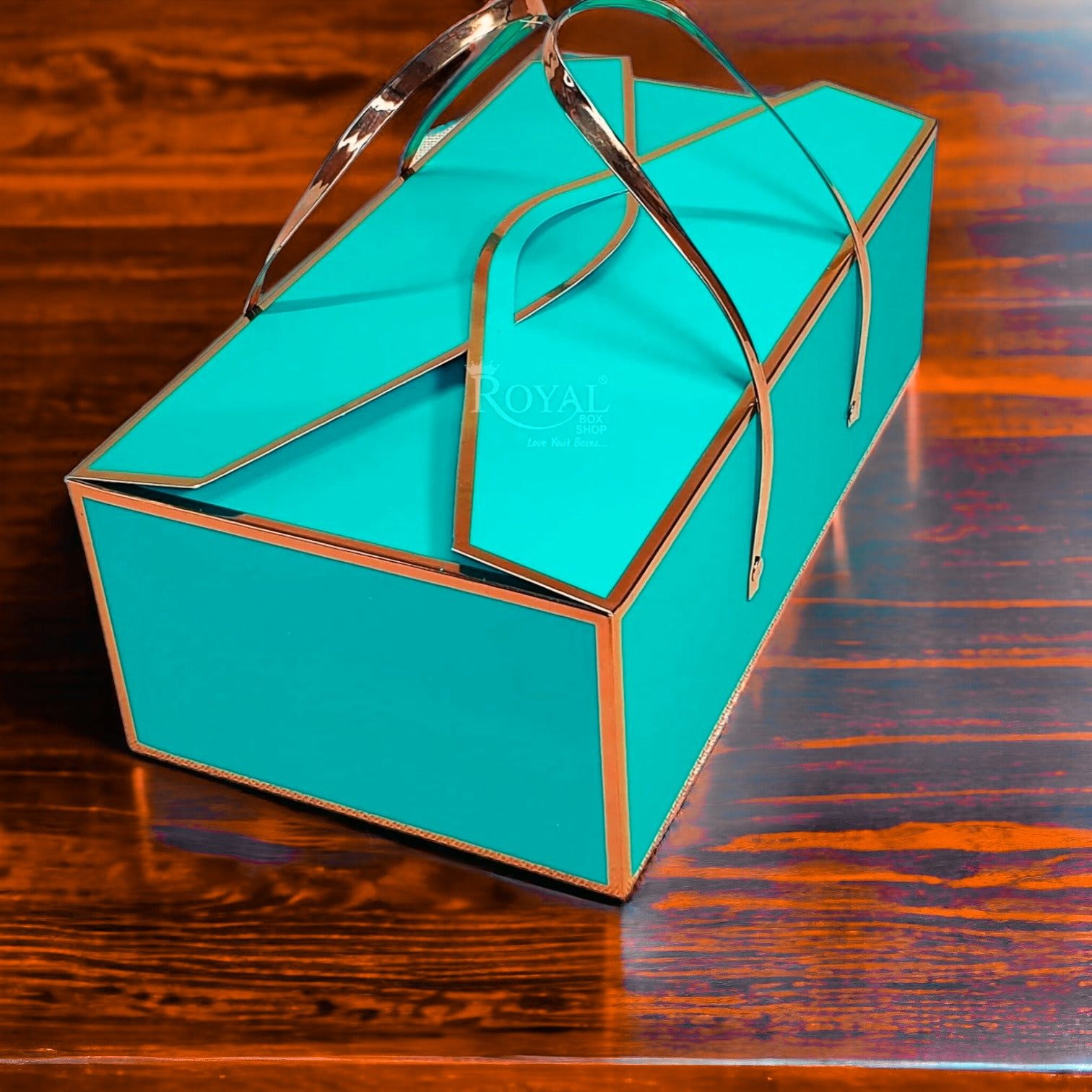 Rectangle Box Green With Golden Handle_1