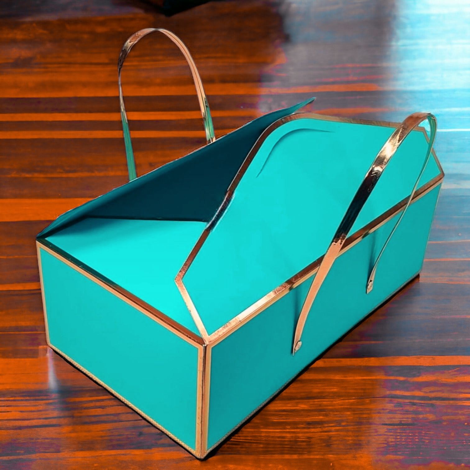 Rectangle Box Green With Golden Handle_0