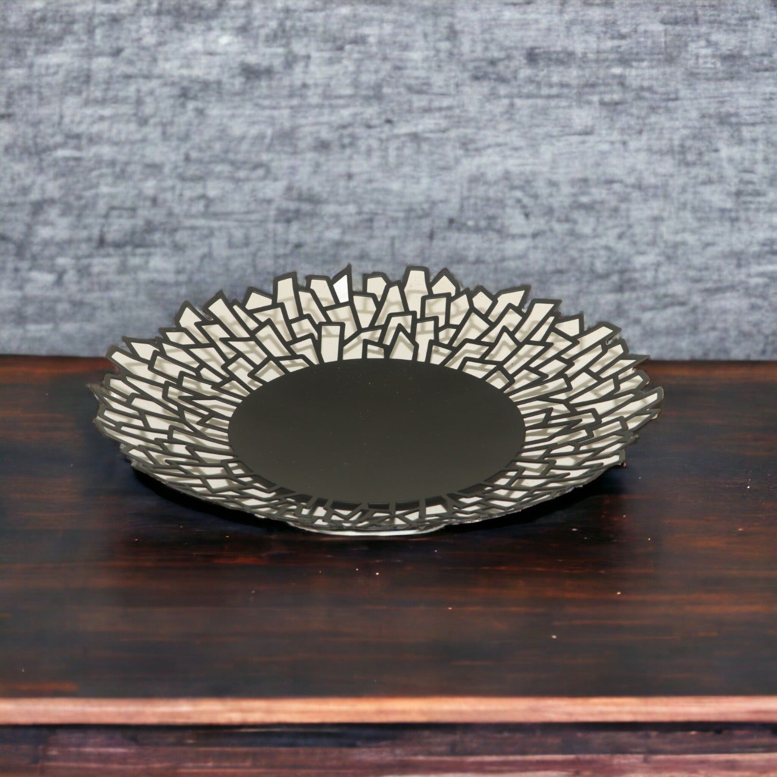 Black metallic round basket 29x29x4_0