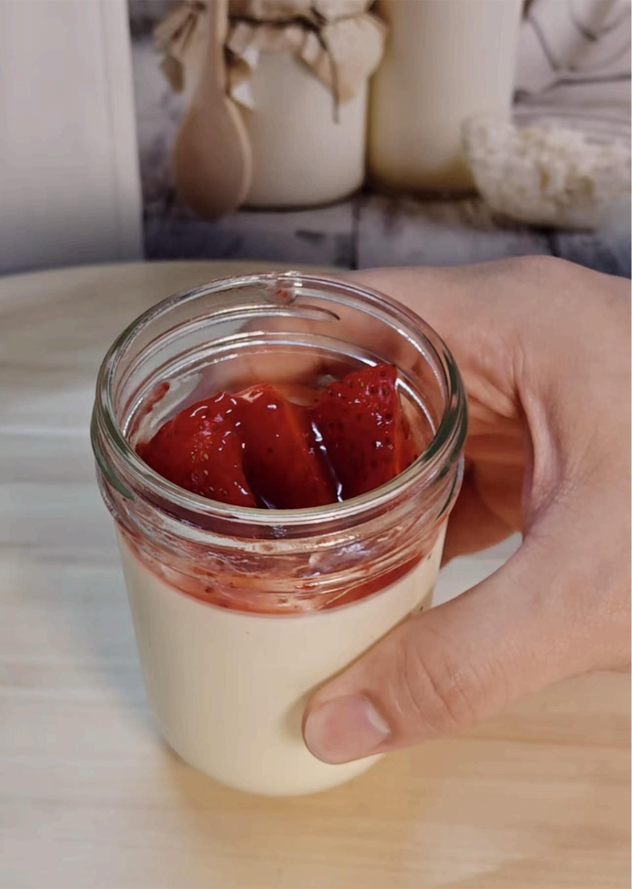 Strawberry Milk Jelly 草莓丝滑奶冻_1