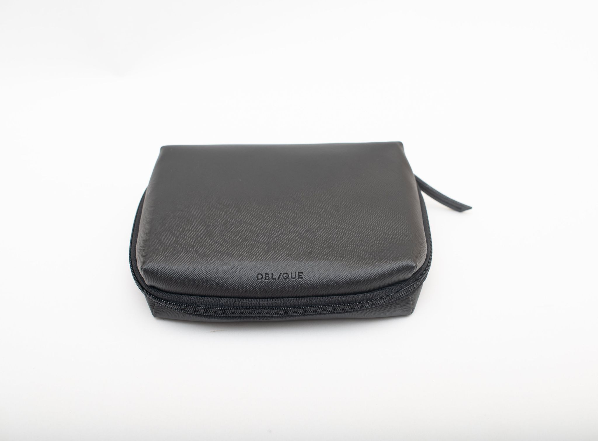 Oblique Sally Tech Pouch Black_2