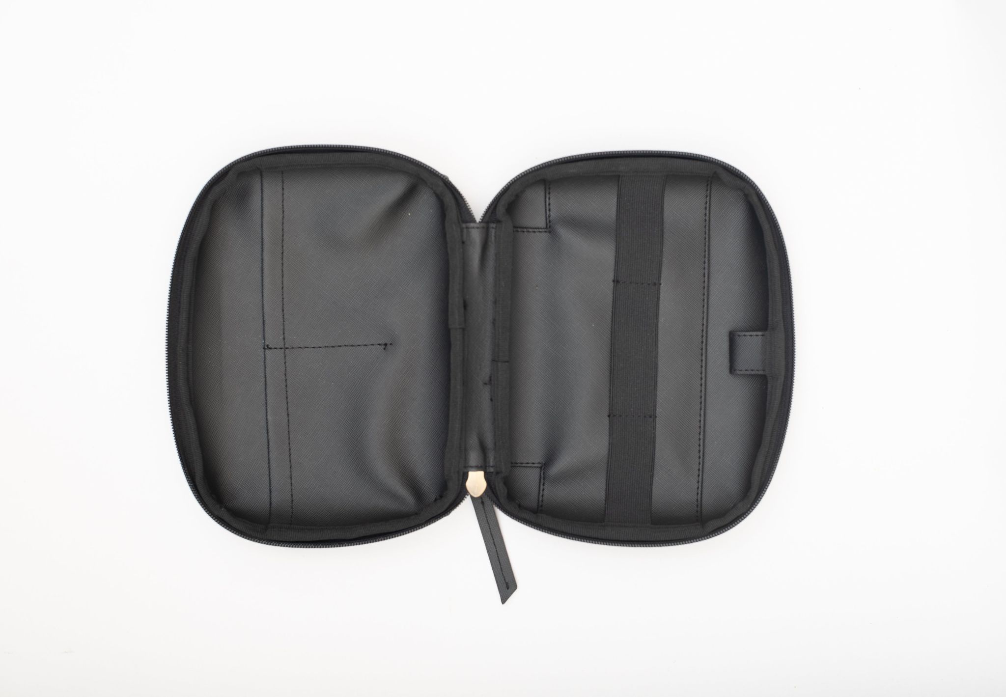 Oblique Sally Tech Pouch Black_4