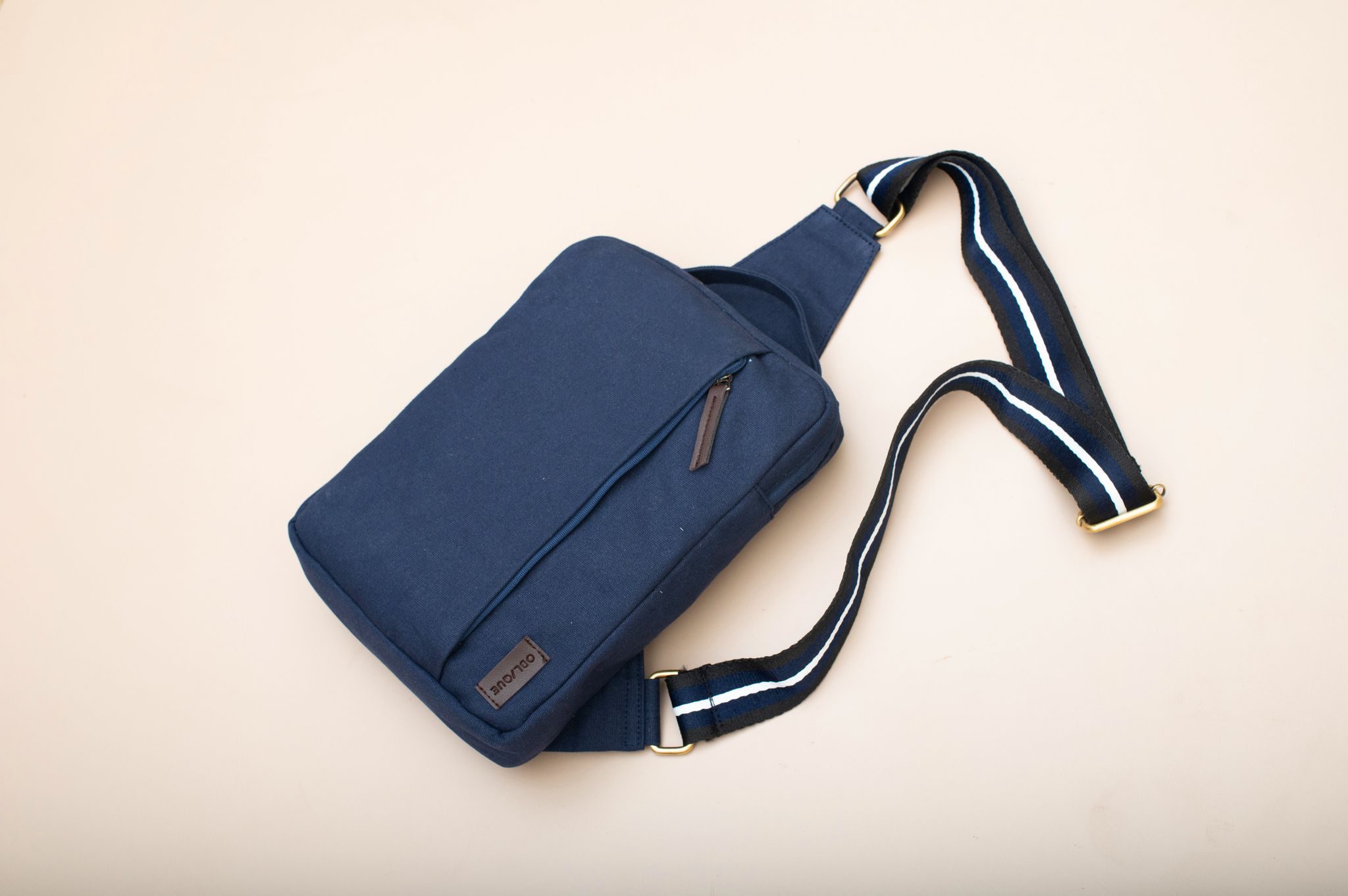 Oblique Kross Crossbody Sling Navy_1