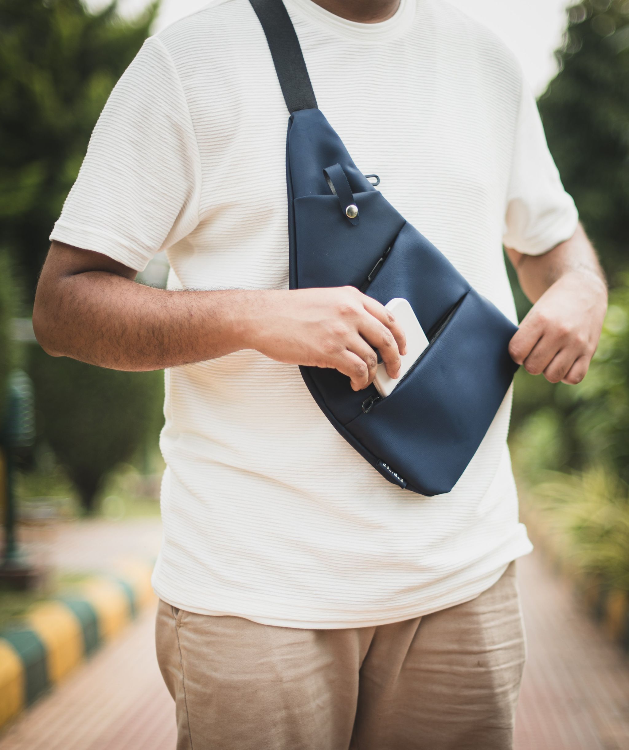 Oblique Columbus Sling Bag Navy Blue_1