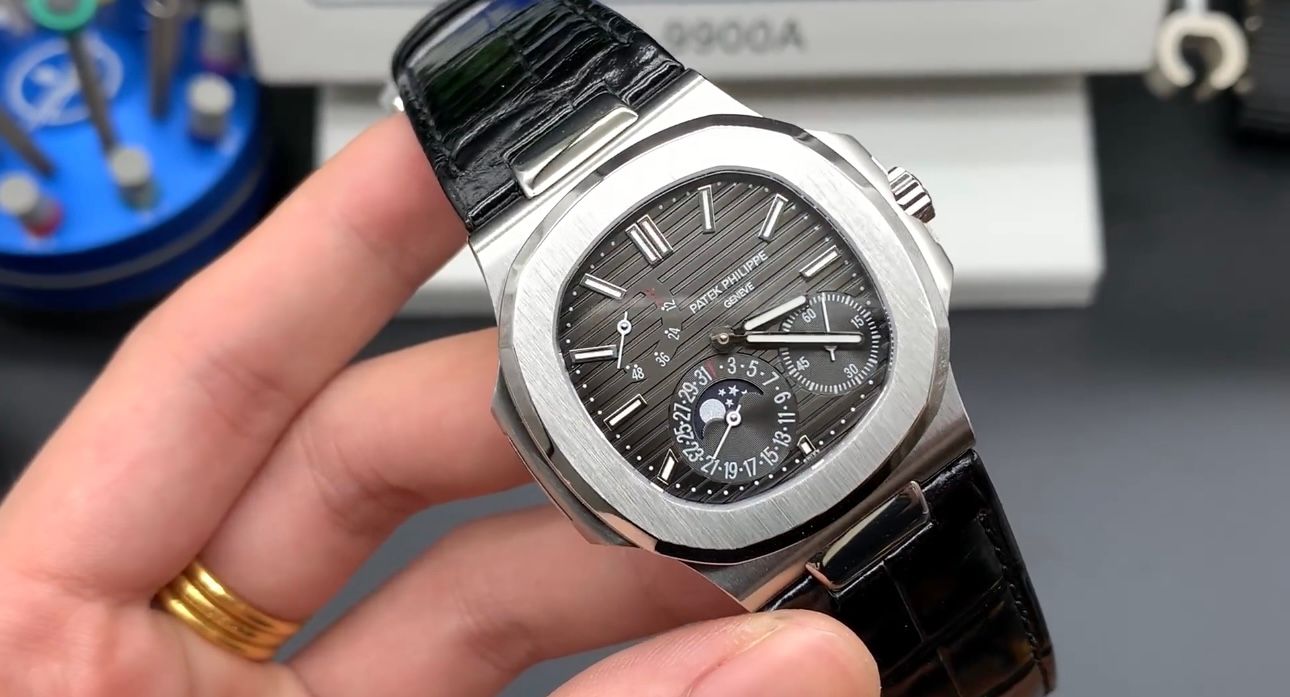 Patek Philippe Nautilus- Black Dial_0