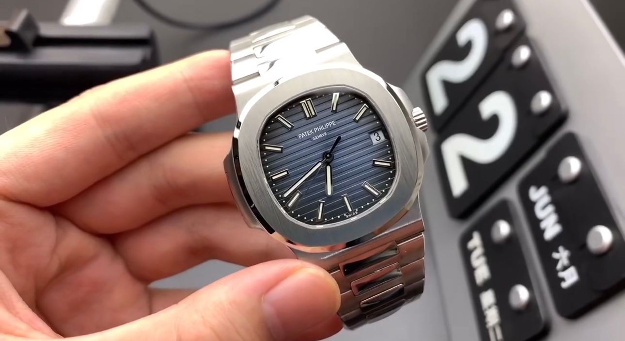 Patek Philippe Nautilus - Blue Dial_1