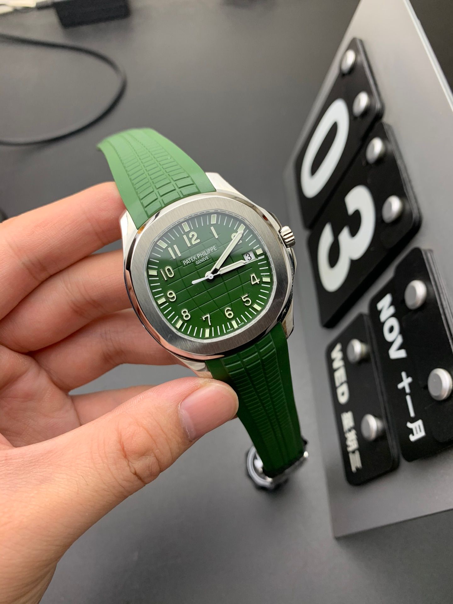 Patek Philippe Aquanaut - Green Dial_5