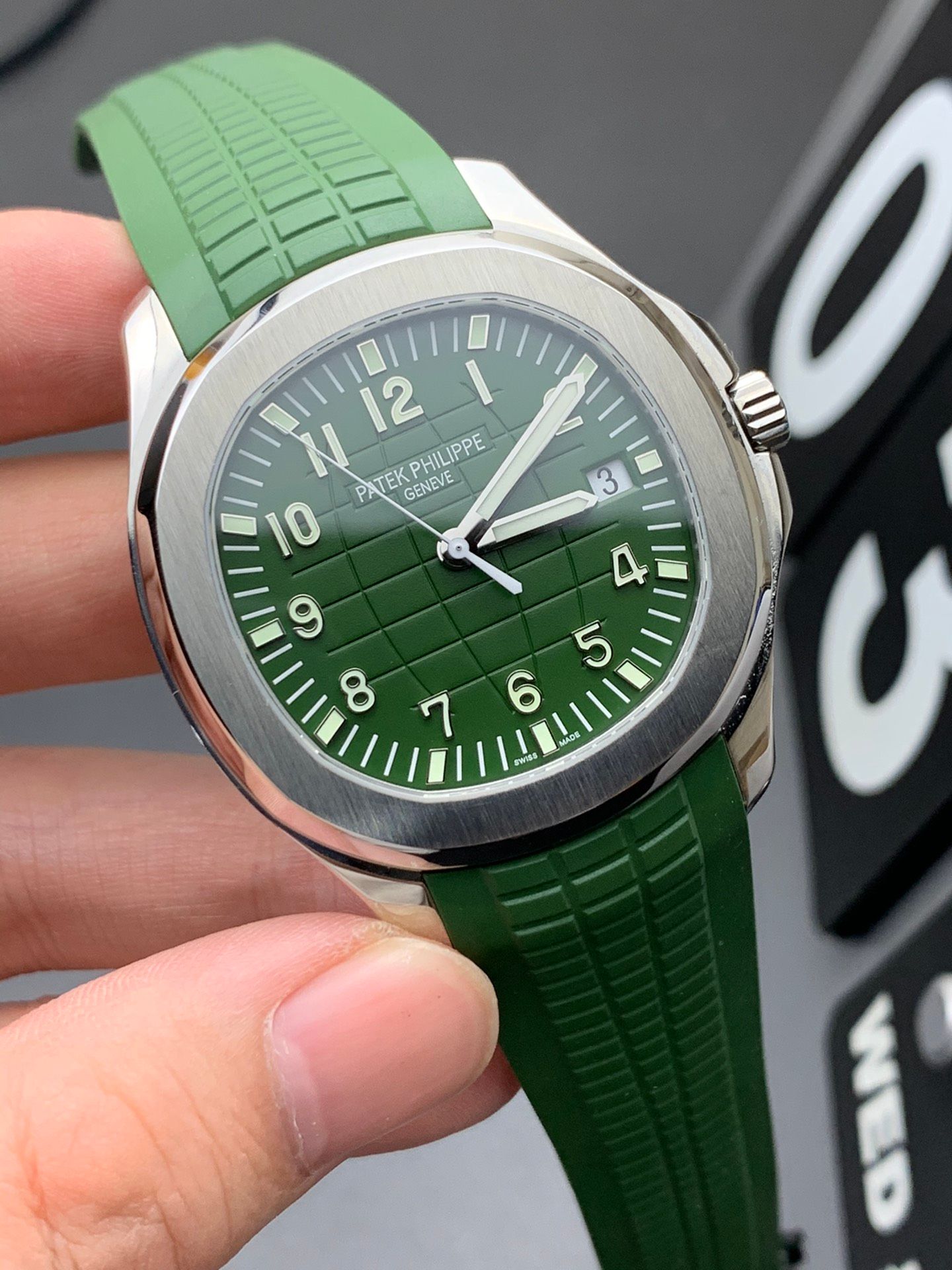 Patek Philippe Aquanaut - Green Dial_1