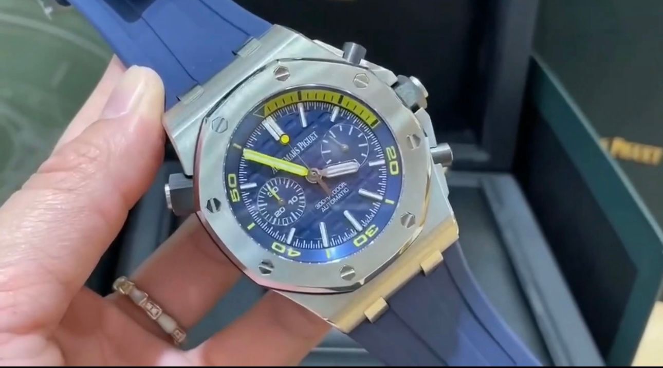 Audemars Piguet Royal Oak Offshore Diver - Blue with Yellow Accents_1