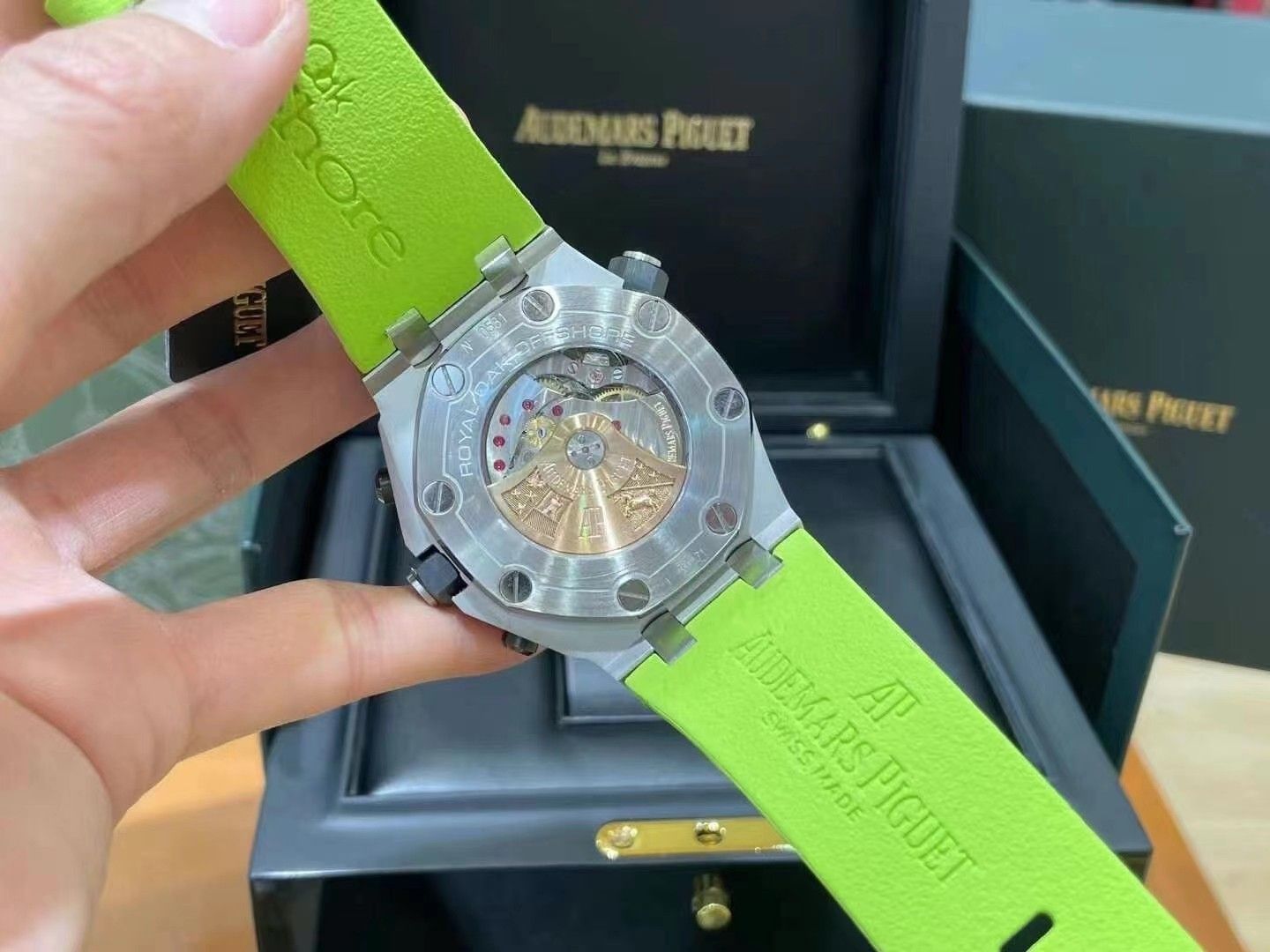 Audemars Piguet Royal Oak Offshore Diver - Green with Black Accents_5