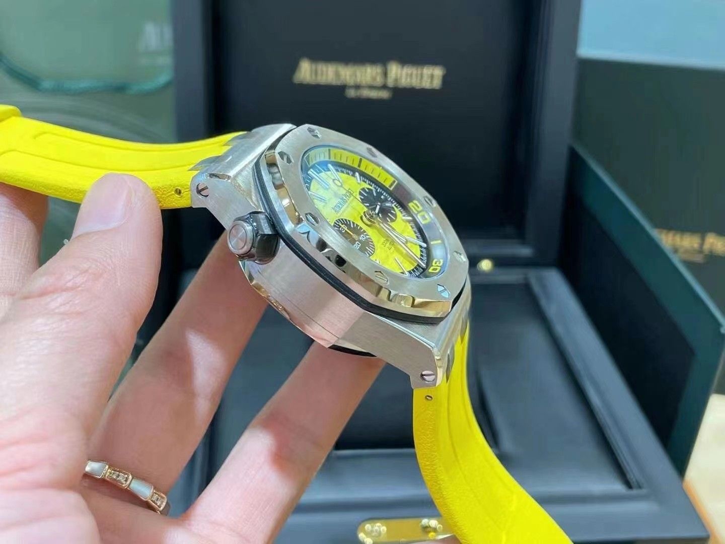 Audemars Piguet Royal Oak Offshore Diver - Yellow with Black Accents_3