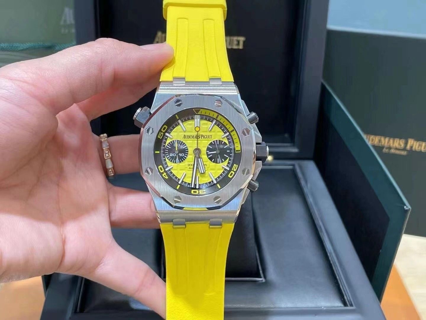 Audemars Piguet Royal Oak Offshore Diver - Yellow with Black Accents_0