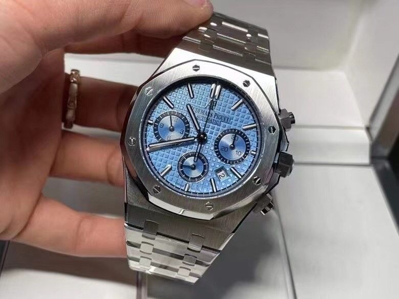 Audemars Piguet Royal Oak Chronograph - Light Blue Dial with Steel Bracelet_2