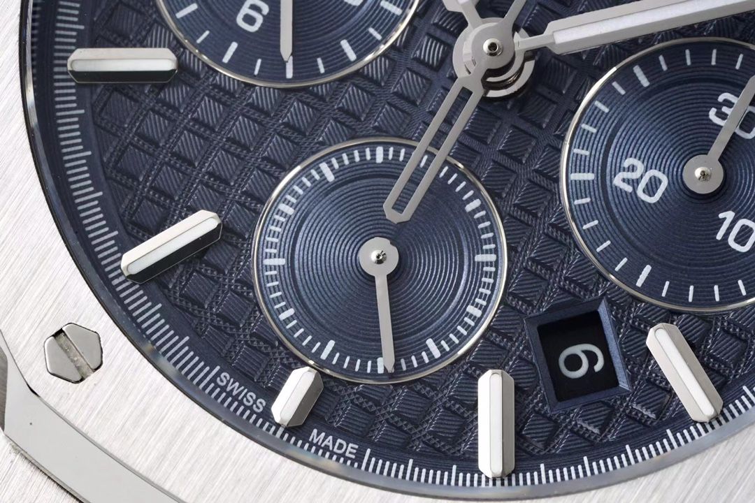 Audemars Piguet Royal Oak Chronograph - Dark Blue Dial_4