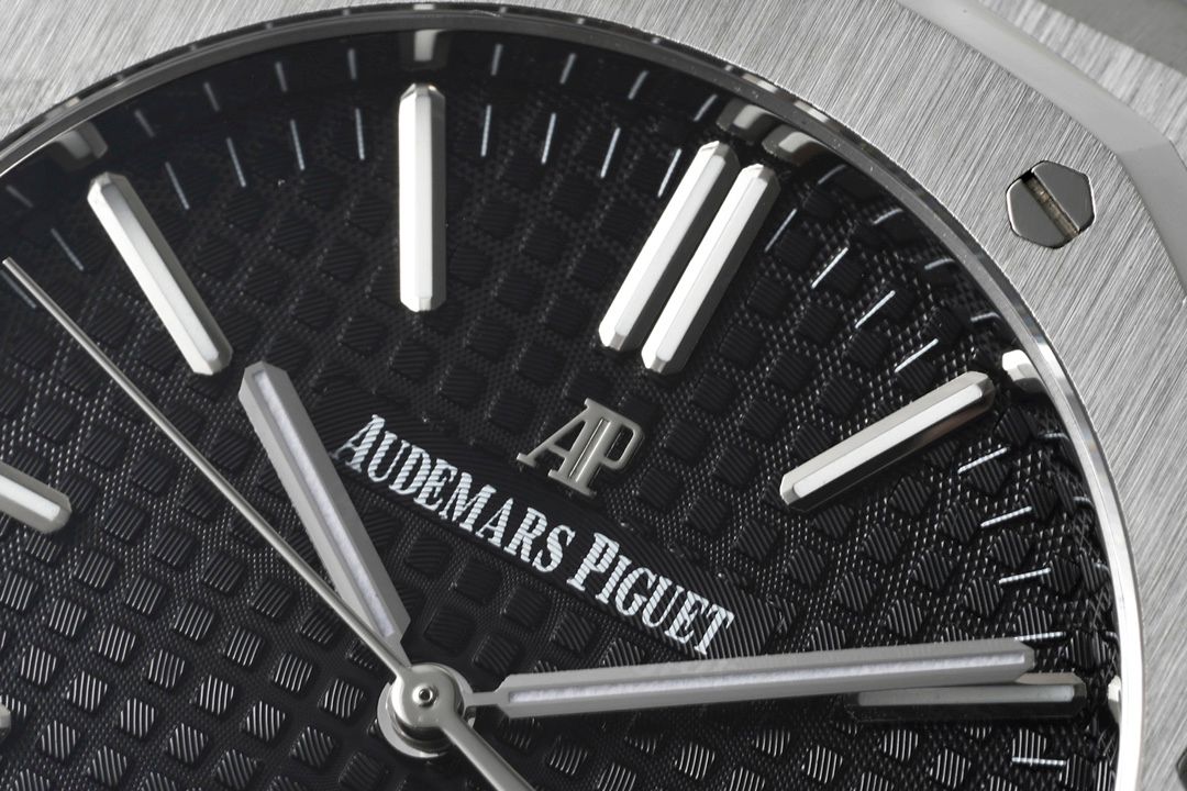 Audemars Piguet Royal Oak - Black Dial _3