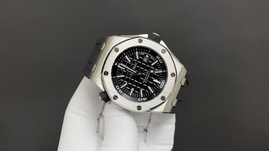 Audemars Piguet Royal Oak Offshore Diver - Black Dial_1