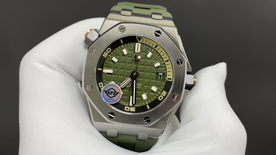 Audemars Piguet Royal Oak Offshore Diver - Green Dial _4