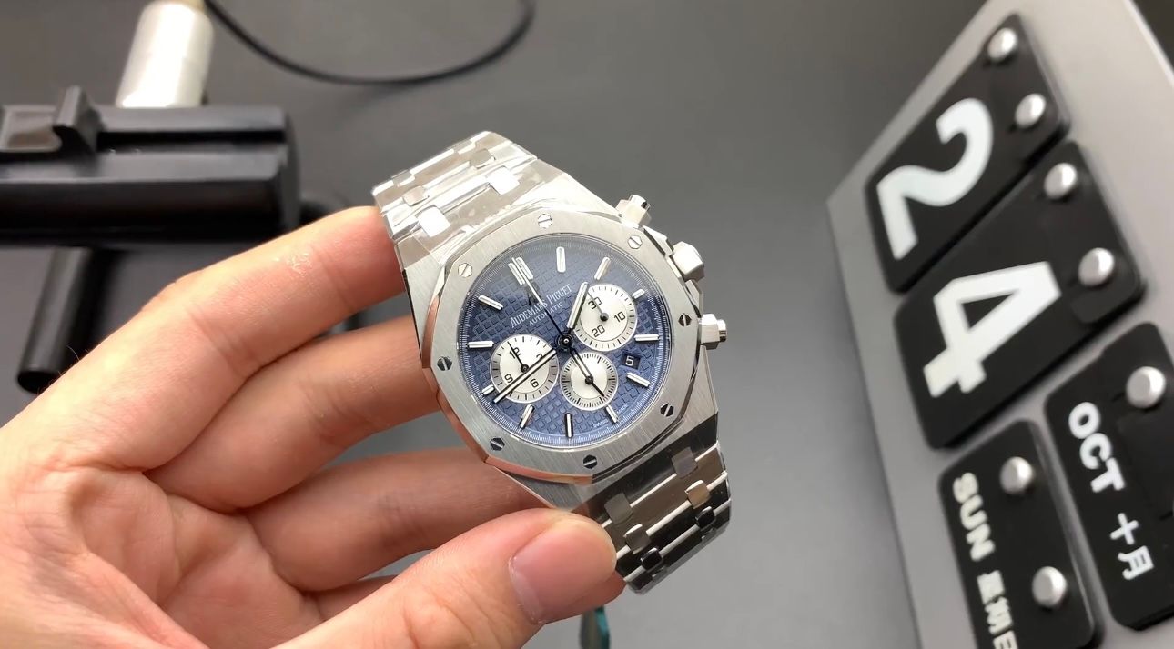 Audemars Piguet Royal Oak Chronograph - Blue Dial_0