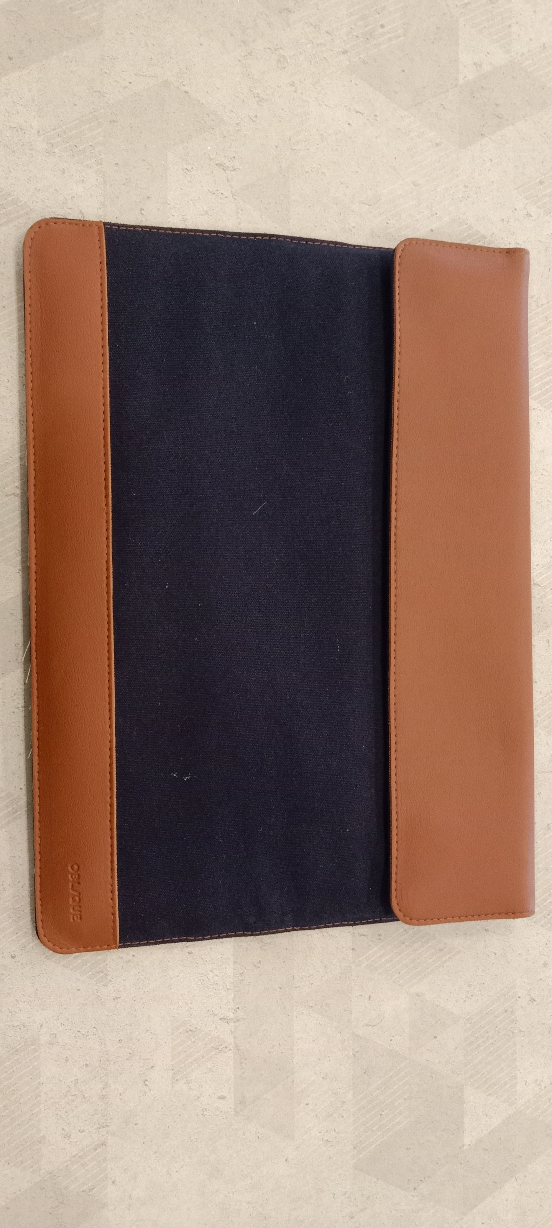 Oblique Lapido - Laptop Sleeve Navy /Tan_1