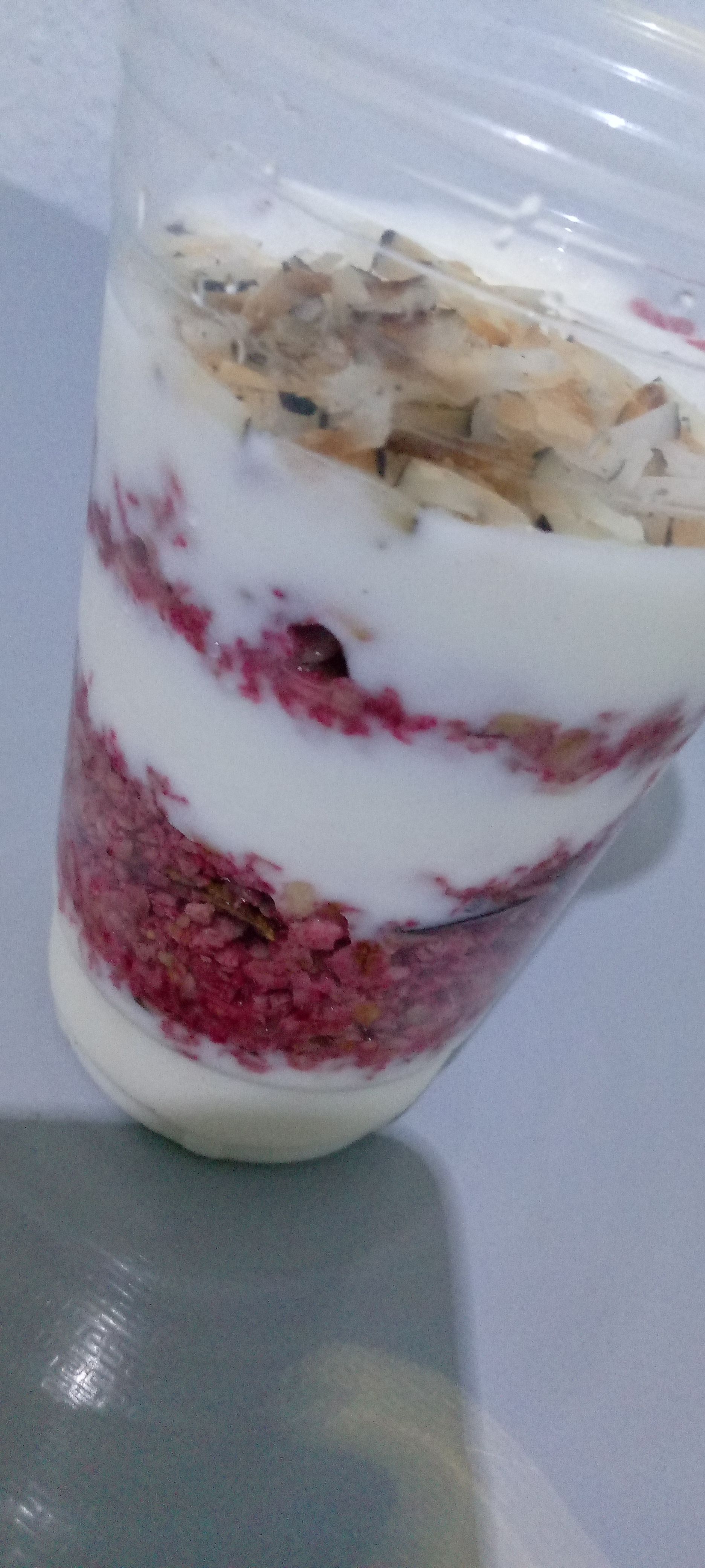 Strawberry crunchy nut parfait _0