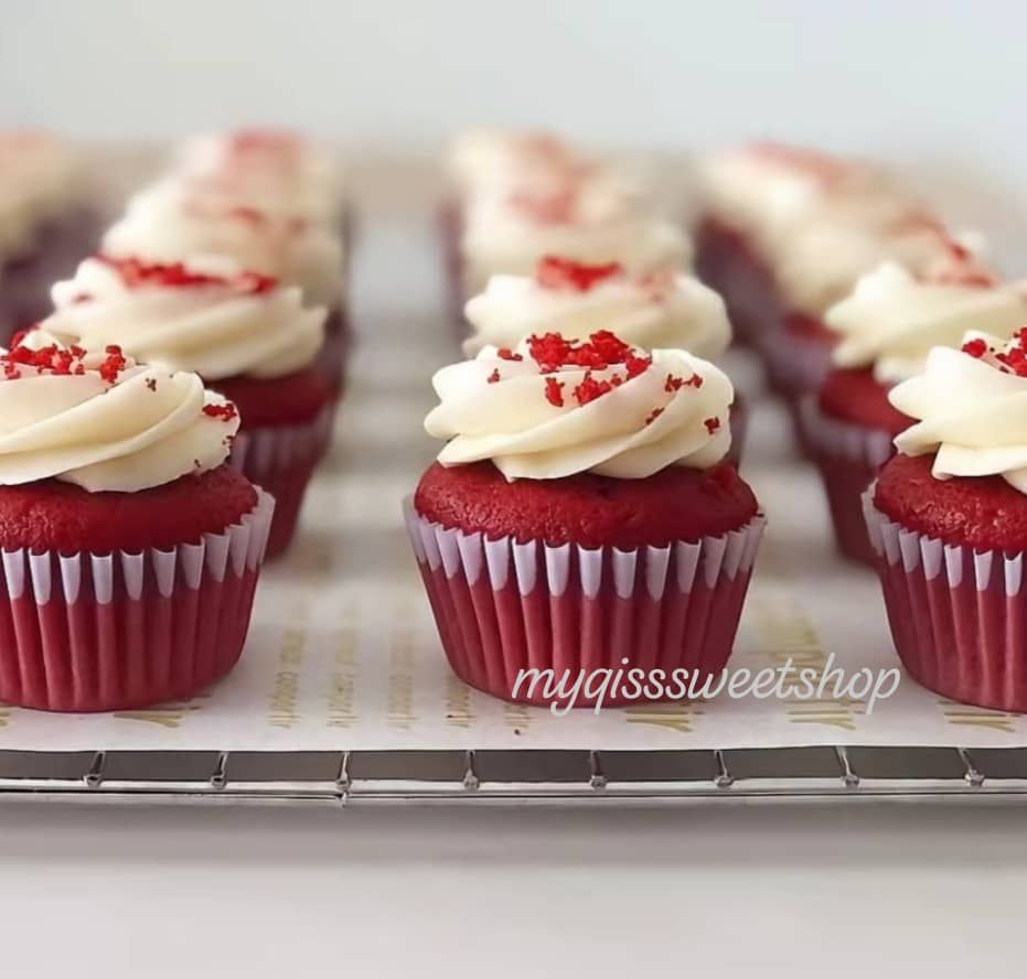 Cuppy Cake- Red Velvet with Cream Cheese_0