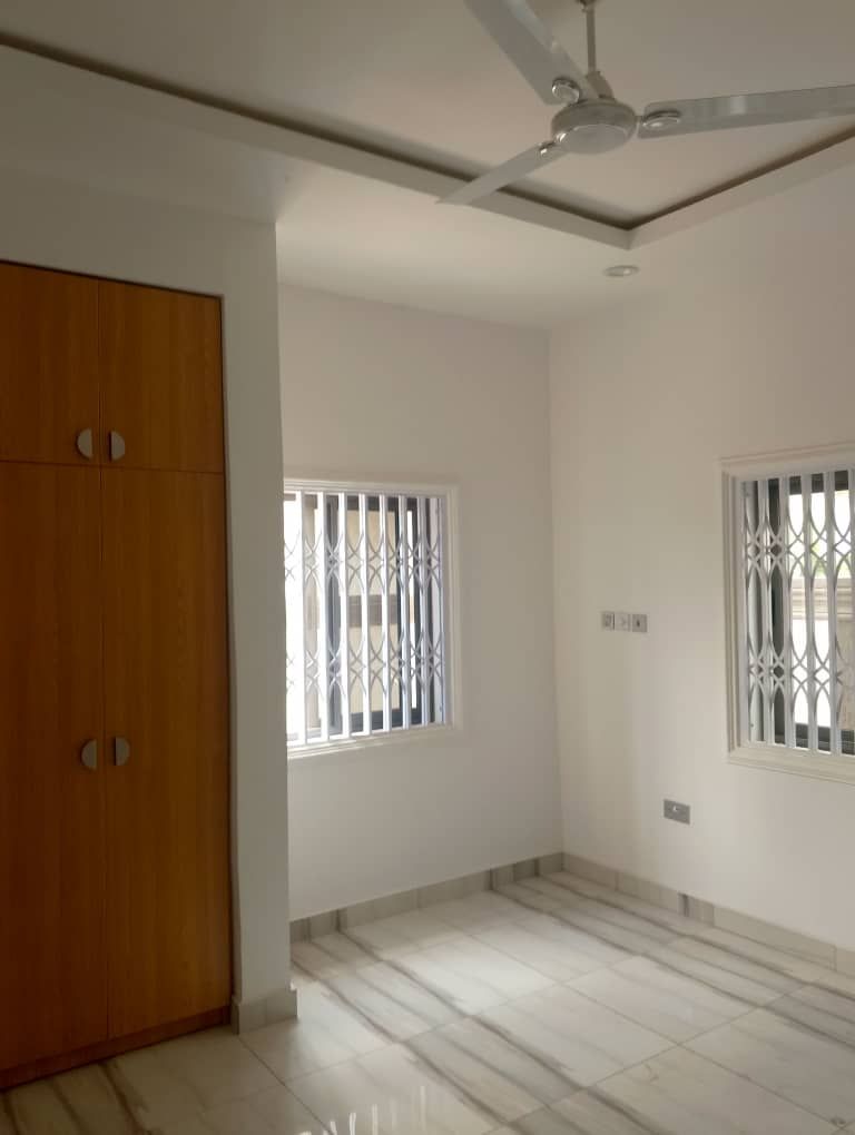 For Sale: Four-Bedroom Storey Building in Achimota Mall_1