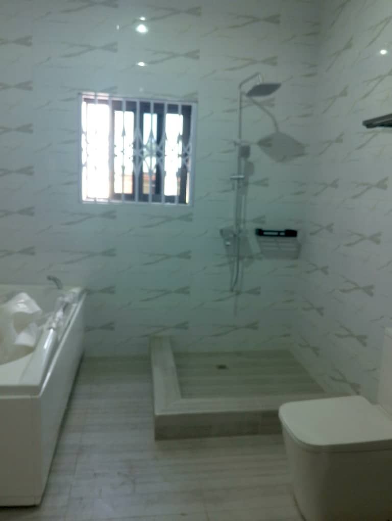 For Sale: Four-Bedroom Storey Building in Achimota Mall_3