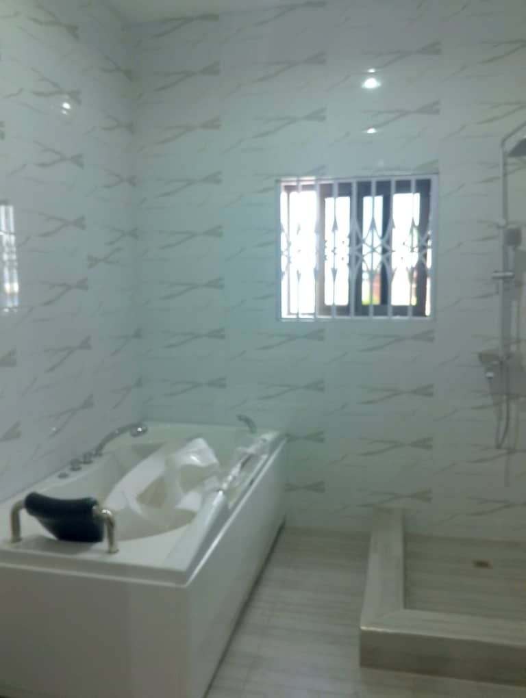For Sale: Four-Bedroom Storey Building in Achimota Mall_2