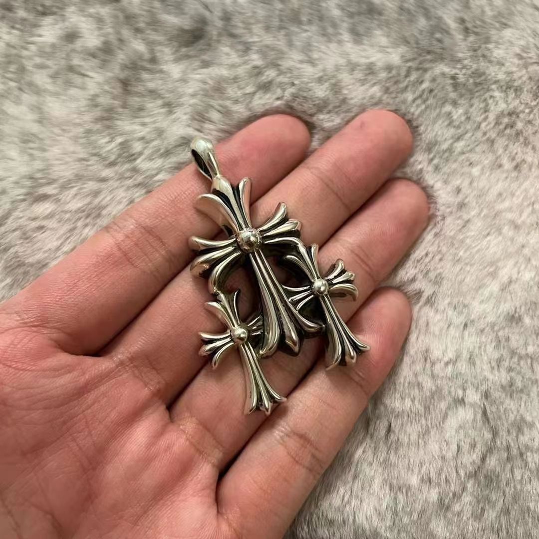 C H Triple Cross Pendant_3