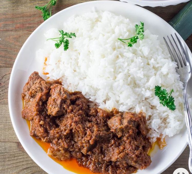 燉牛肉飯Beef goulash with rice_0