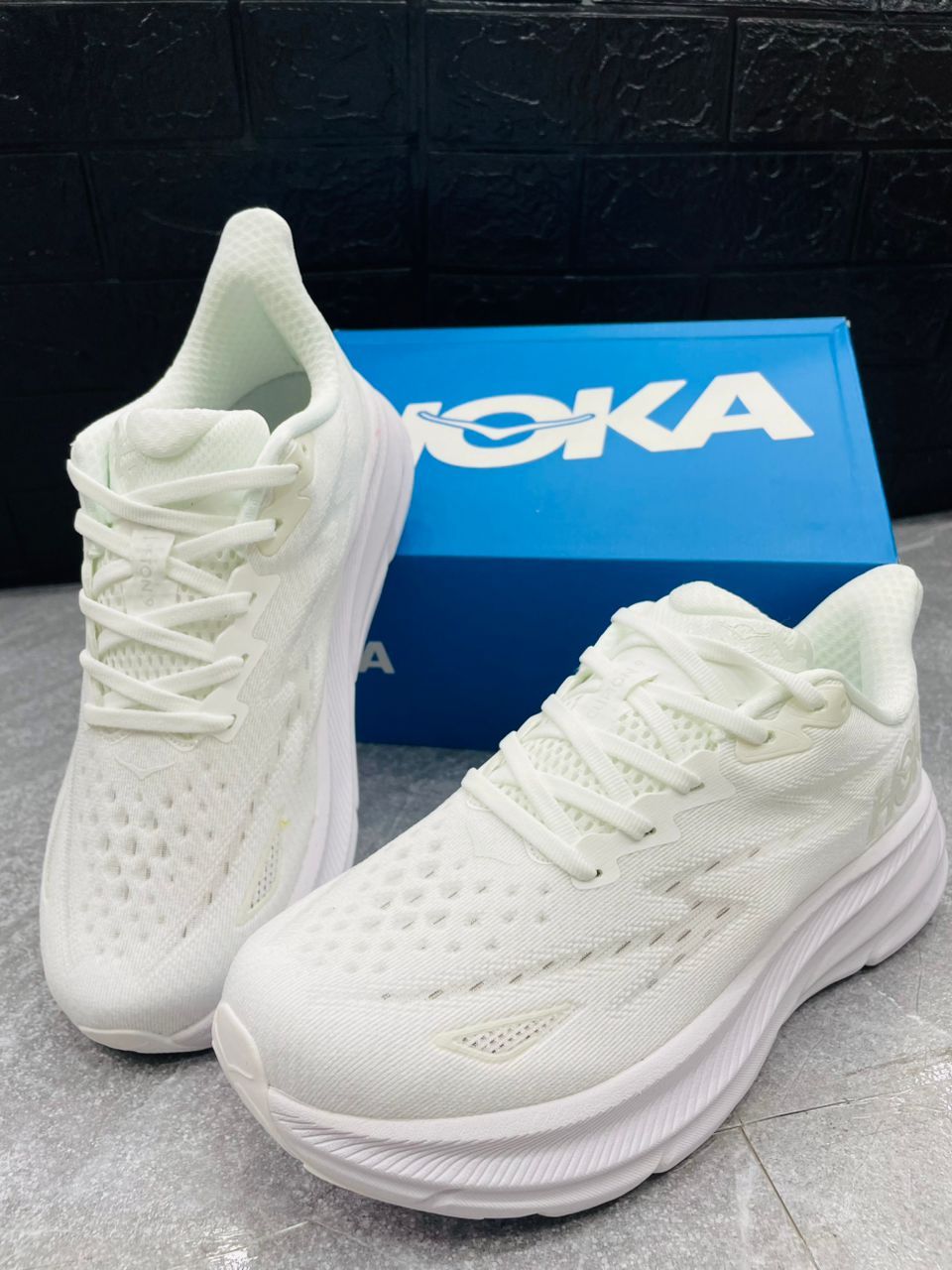 HOKA CLINFON 9_2