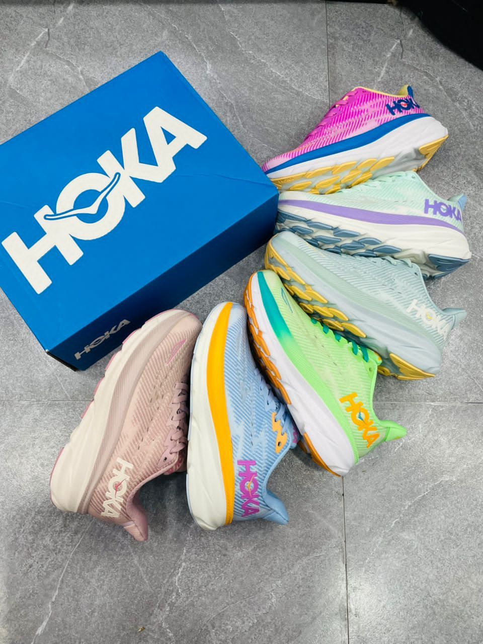 HOKA CLINFON 9_8