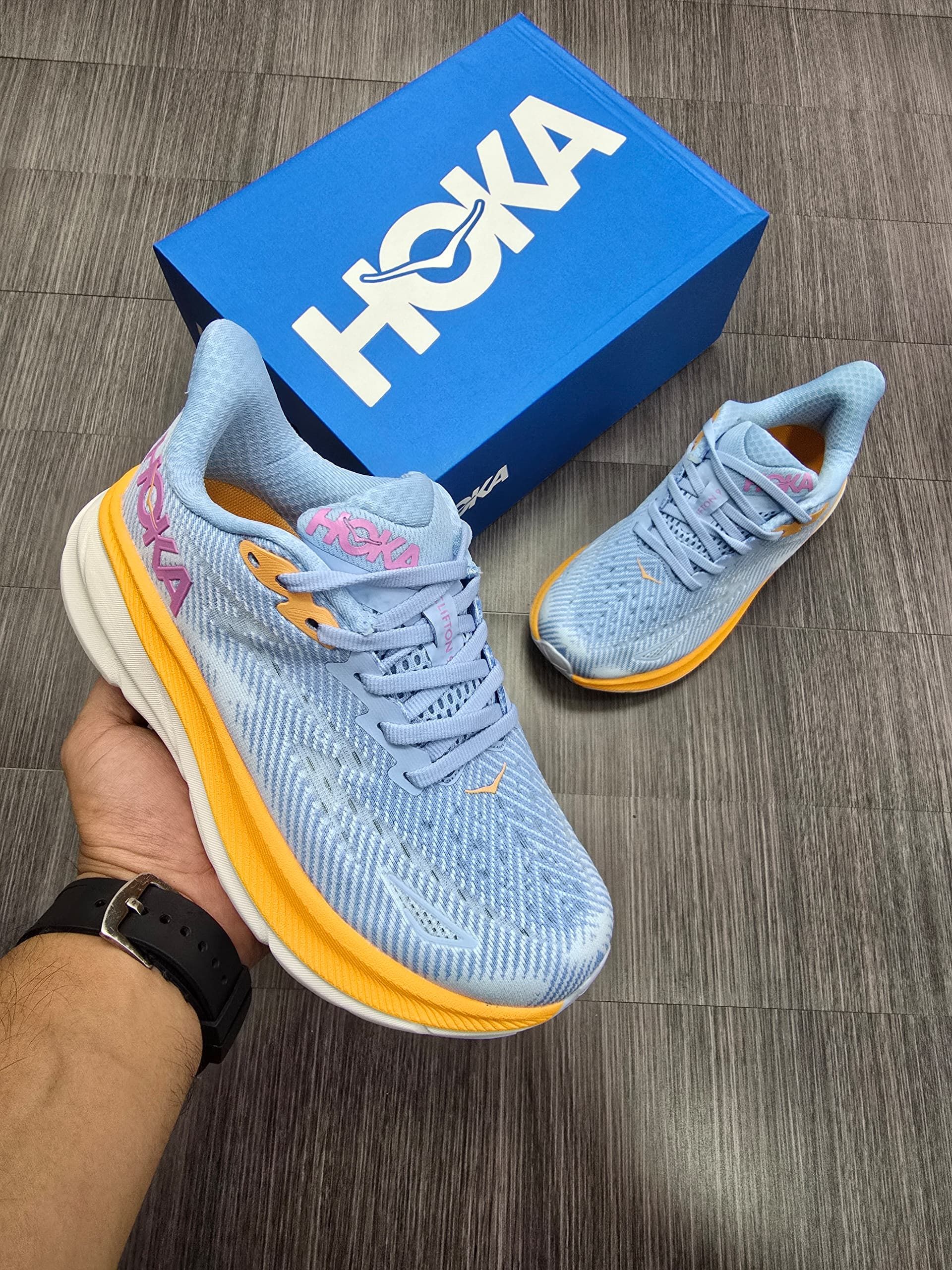 HOKA CLINFON 9_4