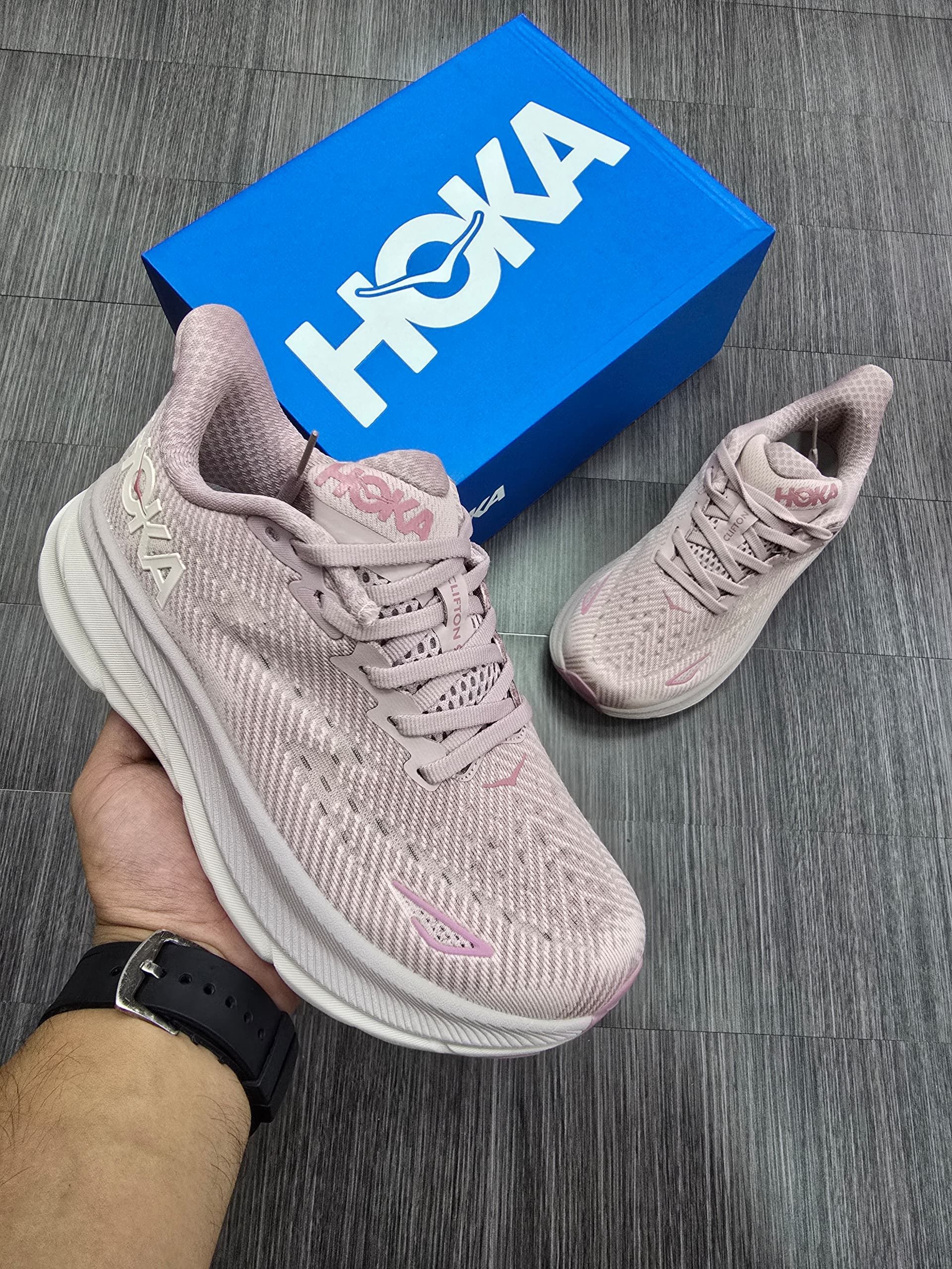 HOKA CLINFON 9_5